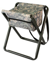 [ Digital Camo Deluxe Camper's Stool w/Pouch ]